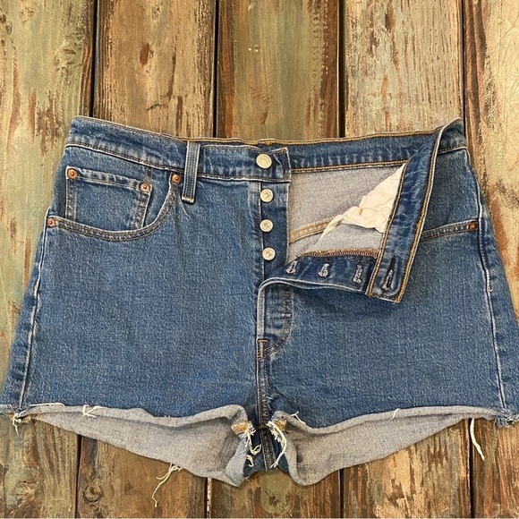 Levi’s 14/15 (32) 501s Shorts, High Rise Womens Denim Shorts Stretch Button Fly - Picture 13 of 14